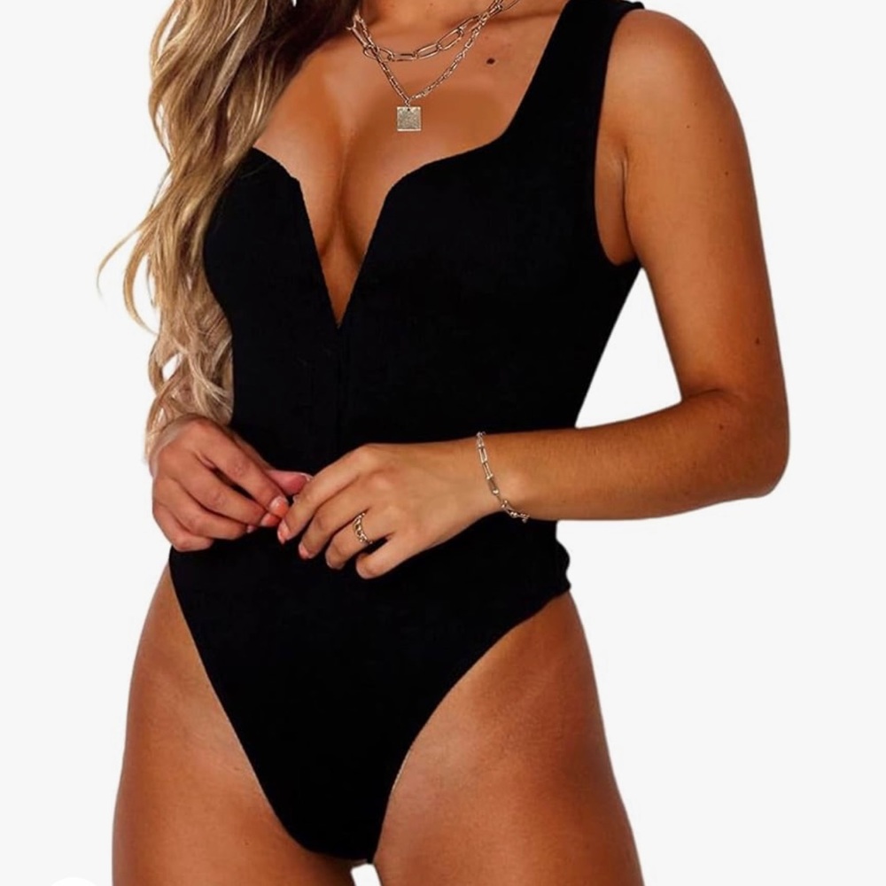 LilyCoco Women's Deep V Bodysuit Sleeveless Tank Tops Thong Top, Size L